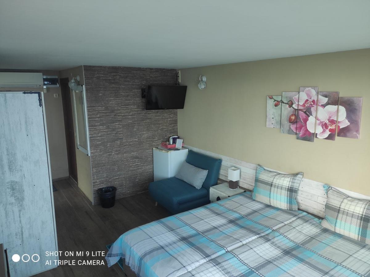Hemingway Rooms In Happy Beach Varna Exterior foto
