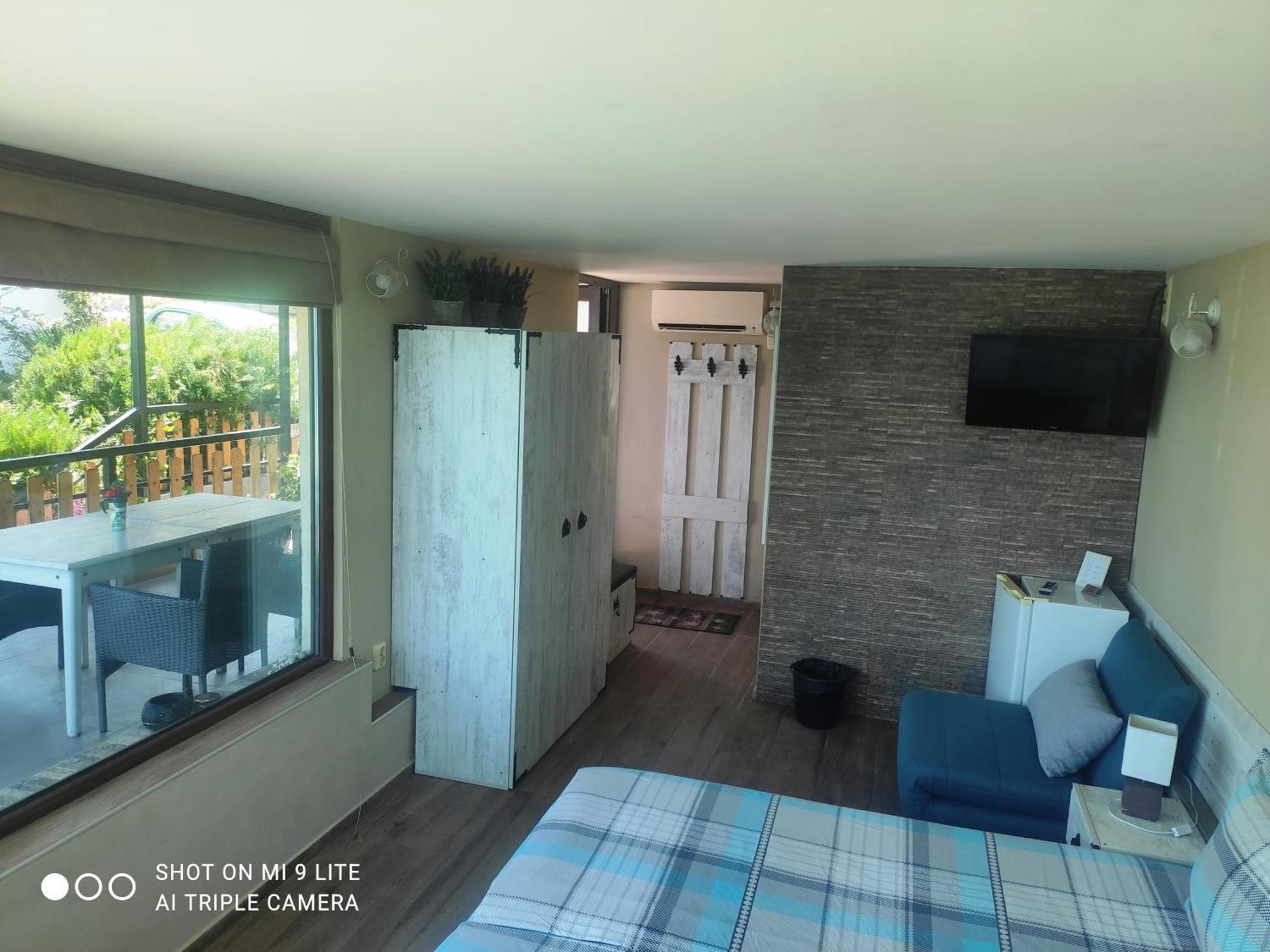 Hemingway Rooms In Happy Beach Varna Exterior foto