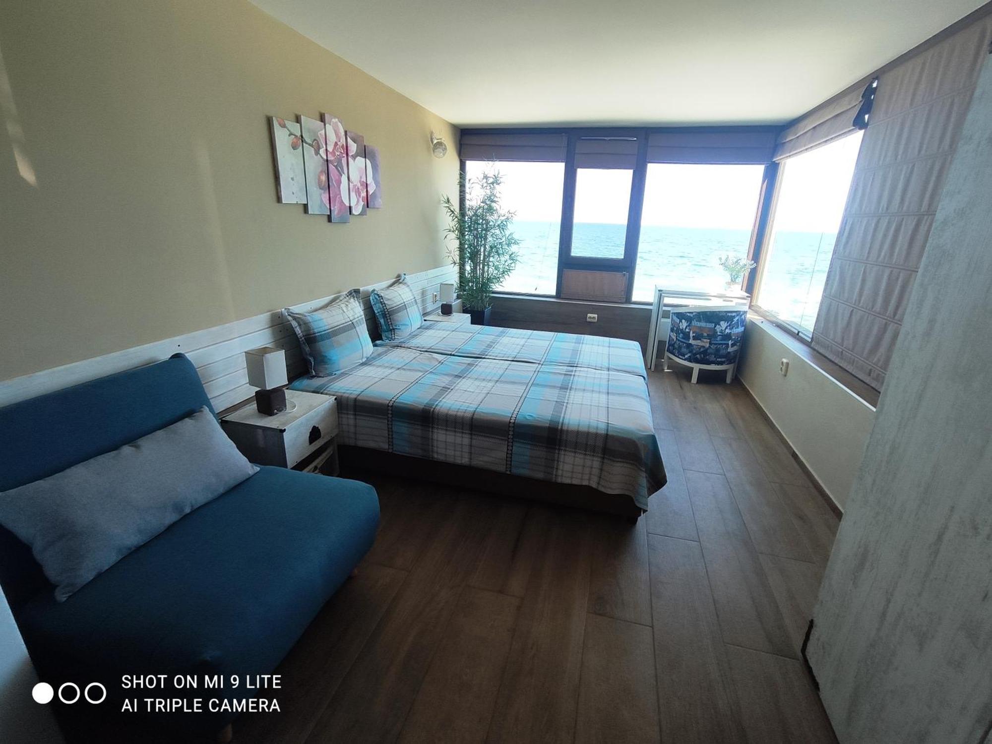 Hemingway Rooms In Happy Beach Varna Exterior foto